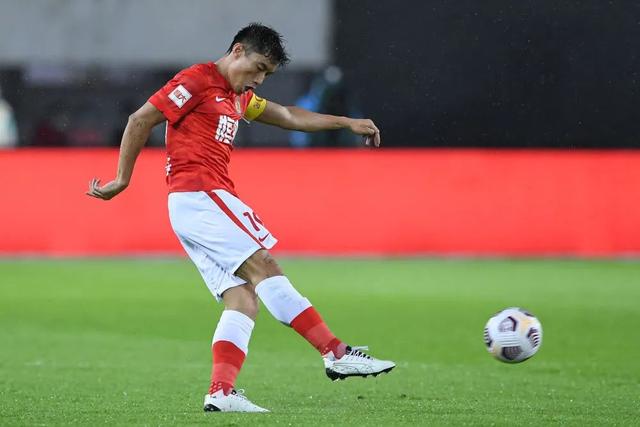 为国足助威！赵继伟现场观看国足vs泰国比赛