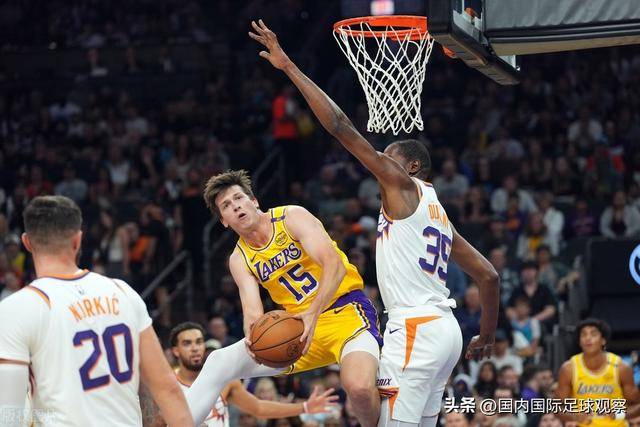 萨林杰17+20费尔德37分 深圳力克山西8连胜