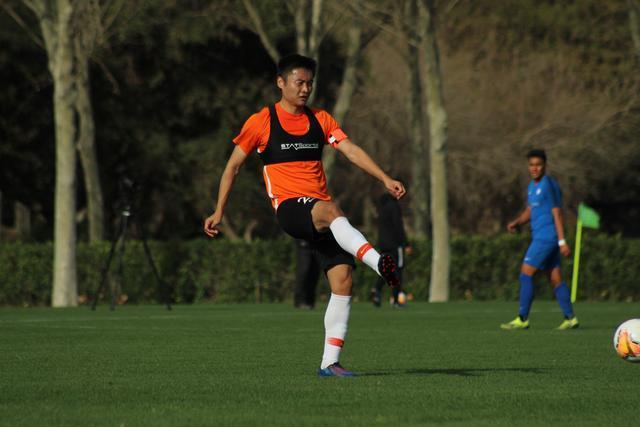 赵继伟胡明轩合计9投0中得2分 7次失误太致命